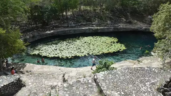 El cenote se encuentra cerrado al por haberse encontrado residuos contaminante El cenote se encuentra cerrado al por haberse encontrado residuos contaminante