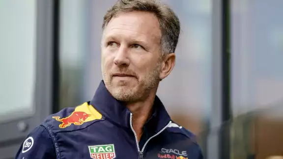 Christian Horner declaró que Daniel Ricciardo aún no se ha decidido a firmar con Red Bull