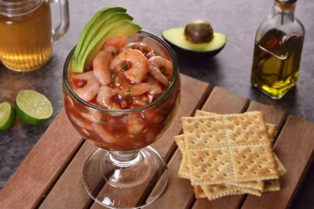Uno de los platillos más populares en Cuaresma es el coctel de camarón