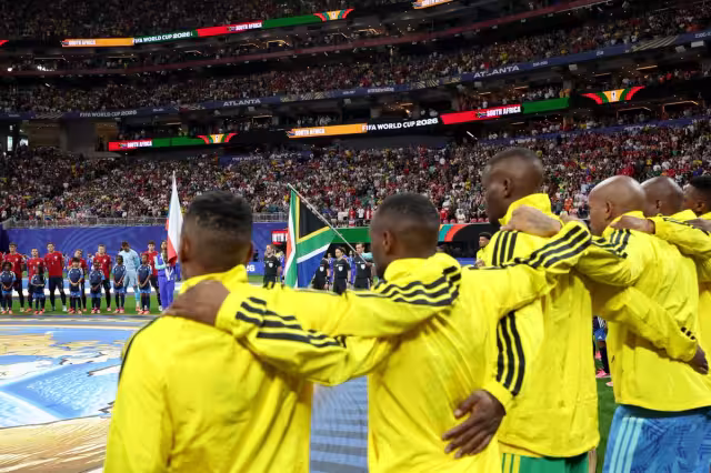 Sudáfrica logró el empate 1-1 en los minutos finales del encuentro.