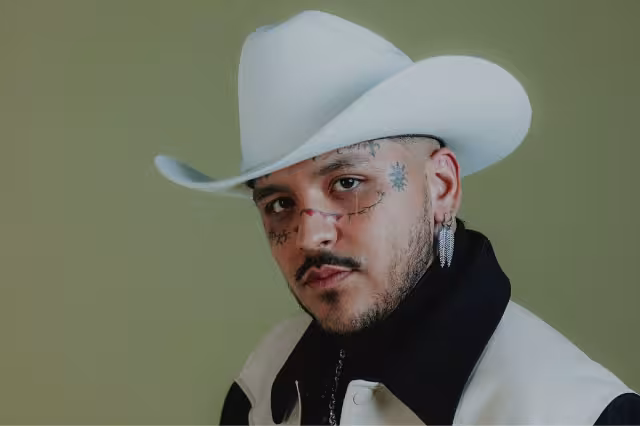 Christian Nodal estrena nuevo 'look'