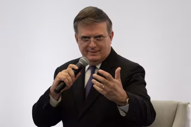 El canciller Marcelo Ebrard participó en un foro de la UNAM, donde dijo que bajar los niveles de violencia será difícil si Estados Unidos no pone de su parte