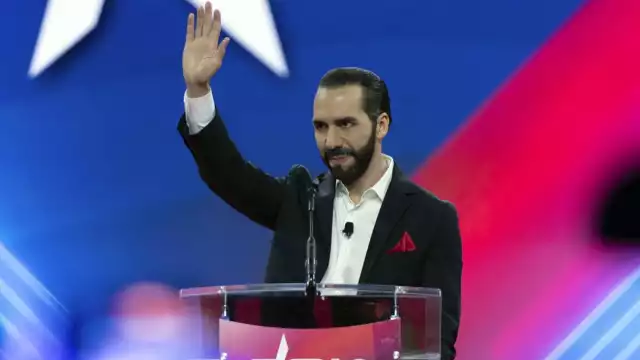 Bukele ofrece pasaportes gratis a profesionistas extranjeros