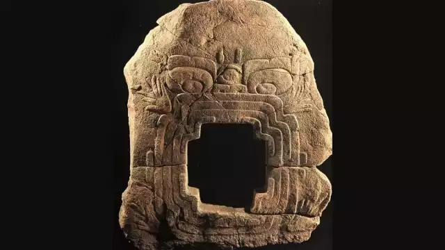 Pieza Olmeca 'Monstruo de la Tierra'