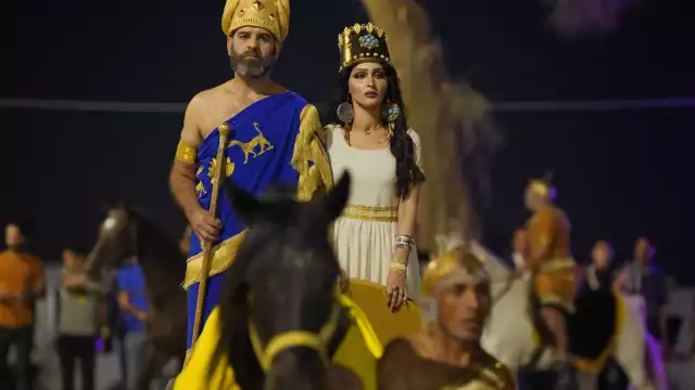 El cantante kuwaití Shams actúa durante el Festival Internacional de Babilonia celebrado por primera vez desde la invasión liderada por Estados Unidos en 2003 en la antigua ciudad de Babilonia, Patrimonio de la Humanidad de la UNESCO, en Irak, el 28 de octubre de 2021