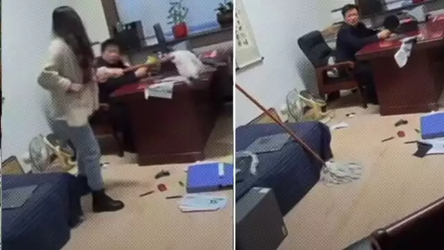 Zhou entra a la oficina de su jefe golpeándolo y gritándole, mientras tanto el hombre permanece sentado en su escritorio