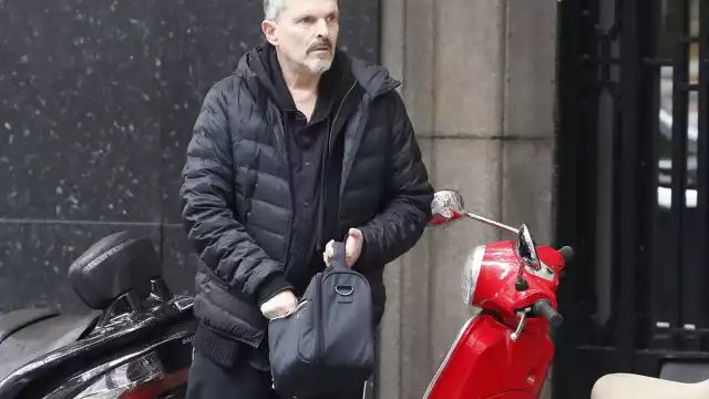 Miguel Bosé no deja entrar a la Fiscalía a investigar robo a su casa