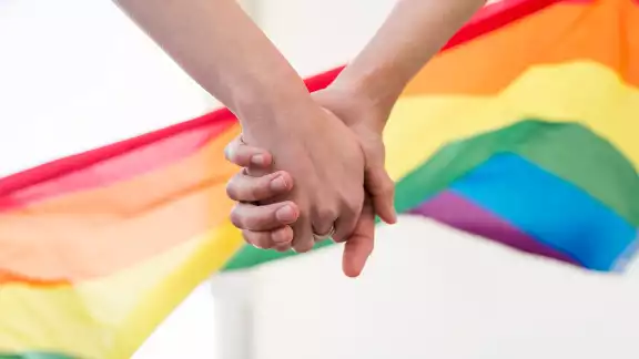 Rusia prohíbe expresiones del movimiento LGBT y lo acusa de extremista Rusia prohíbe expresiones del movimiento LGBT y lo acusa de extremista