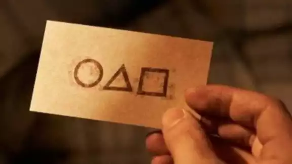 En la serie de Netflix aparece un misterioso número para participar en 'El juego del calamar' En la serie de Netflix aparece un misterioso número para participar en 'El juego del calamar'