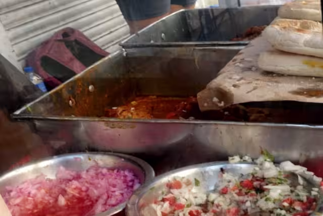 ¡Escándalo en Yucatán! Compraron antojitos yucatecos con gusanos y contaminados