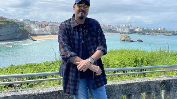 El auto del cantante Pepe Aguilar fue seguido por la policía de El Paso, Texas