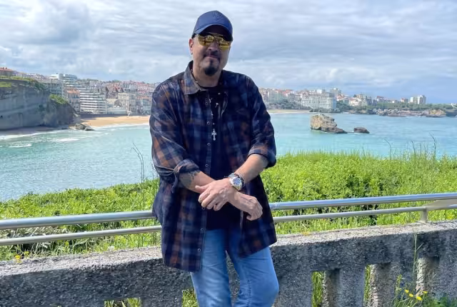 El auto del cantante Pepe Aguilar fue seguido por la policía de El Paso, Texas