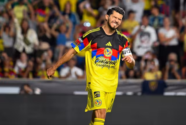 Henry Martín dejó ir la oportunidad de seguir con vida en la Liguilla