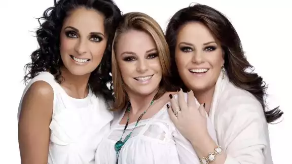 Mayte Lascuráin, integrante de Pandora, fue hospitalizada por un problema estomacal