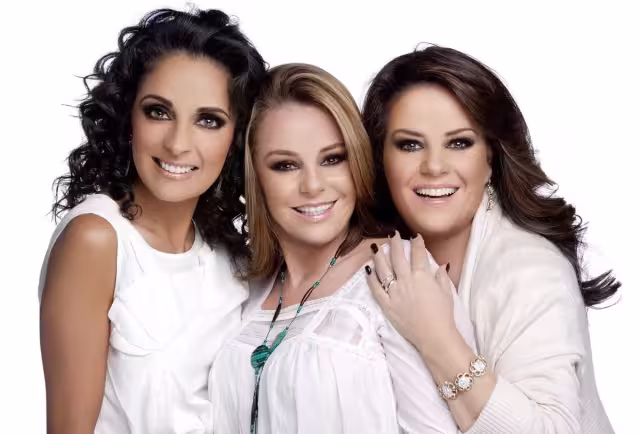 Mayte Lascuráin, integrante de Pandora, fue hospitalizada por un problema estomacal