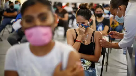 López Obrador aseguró que hay que proteger a los jóvenes de México de la "manipulación" en medios de comunicación y redes sociales López Obrador aseguró que hay que proteger a los jóvenes de México de la "manipulación" en medios de comunicación y redes sociales