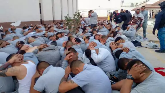 Autoridades estatales y federales tuvieron que actuar para controlar el motín en Ciudad Juárez Autoridades estatales y federales tuvieron que actuar para controlar el motín en Ciudad Juárez
