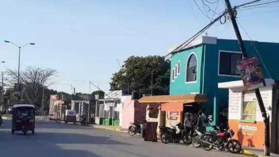 La entrada a Sabancuy estuvo cerrada por casi dos horas La entrada a Sabancuy estuvo cerrada por casi dos horas