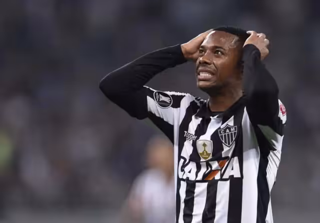 Detienen a Robinho, exfutbolista acusado de abuso sexual