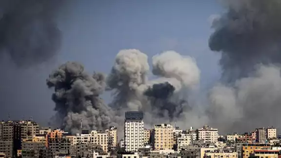 Israel bombardea aeropuertos de Siria Israel bombardea aeropuertos de Siria