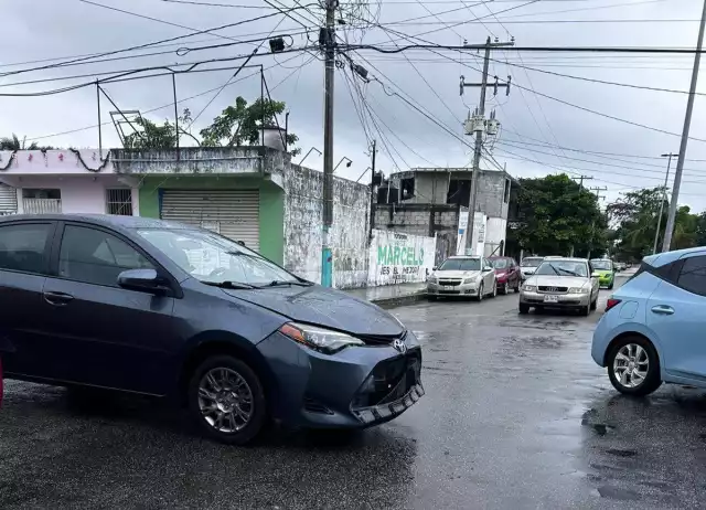 Elementos de Tránsito de la SSC y paramédicos atendieron percances viales derivados de las lluvias