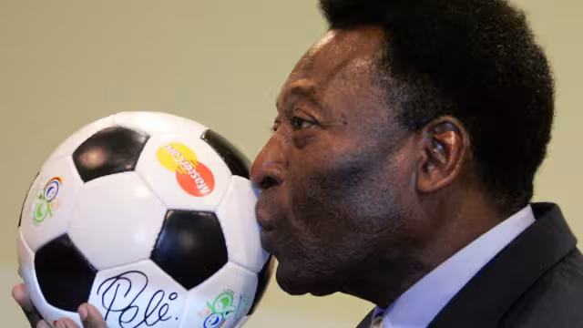 Pelé considerado el mejor futbolista de todos los tiempos murió a los 82 años en Brasil
