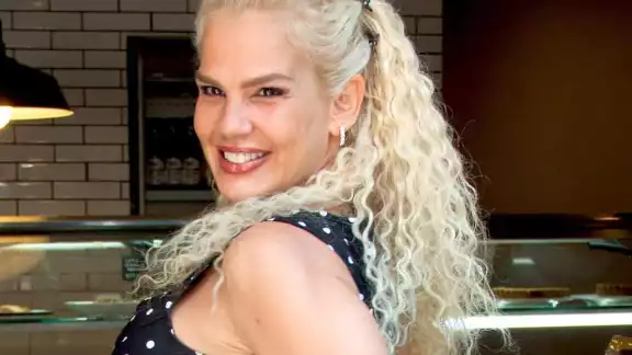 Niurka Marcos celebra su cumpleaños número 55
