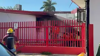 Incendio en el Cecati 160 de Campeche alerta a bomberos
