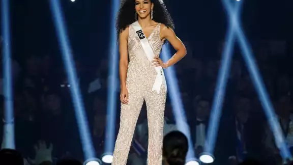 Cheslie Kryst gano el concurso de belleza Miss USA 2019 y representó a su país en el certamen internacional. Foto: Especial