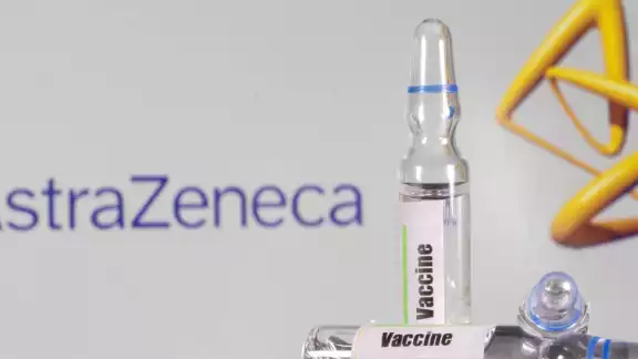 Ampolletas con dosis de la vacuna de AstraZeneca Ampolletas con dosis de la vacuna de AstraZeneca