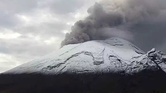 Volcán Popocatépetl amanece nevado (@PCPueblaCapital) Volcán Popocatépetl amanece nevado (@PCPueblaCapital)