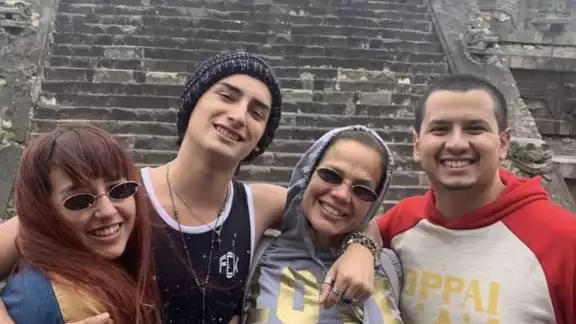 Niurka disfruta de la compañía de Romina, Emilio y Kiko, sus tres hijos, con quienes comparte buenos momentos