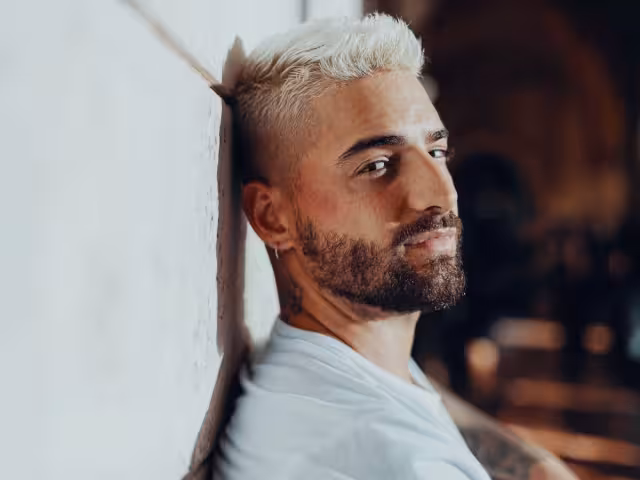 Maluma vuelve a generar polémica, después de que se hiciera viral el momento en el que agrede a un fan simplemente por tomarlo del brazo