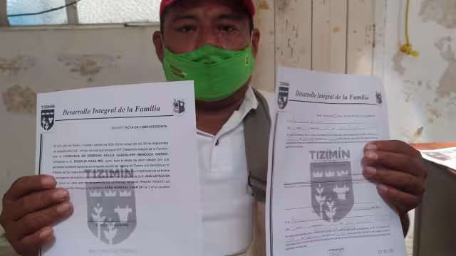 El padre de familia explicó que como ella presenta discapacidad auditiva se deja llevar por lo que le señalan sus familiares