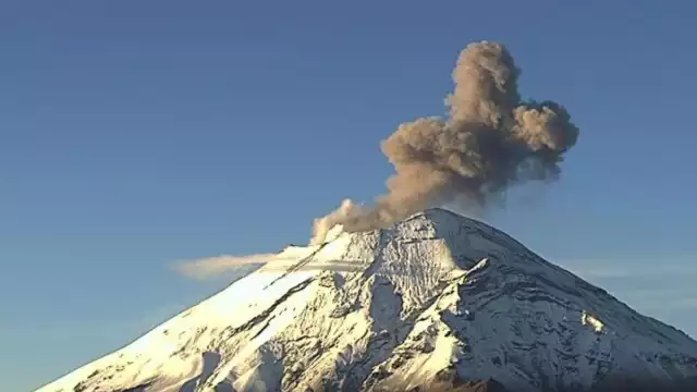 Volcán Popocatépetl arroja ceniza en Puebla, Tlaxcala, Edomex e Hidalgo