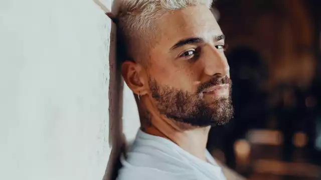Maluma vuelve a generar polémica, después de que se hiciera viral el momento en el que agrede a un fan simplemente por tomarlo del brazo
