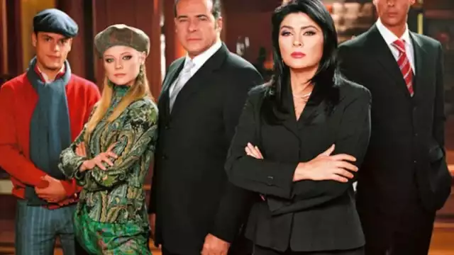 Victoria Ruffo dio su 'bendición' a Aracely Arámbula para que tuviera éxito en la nueva versión de 'La Madrastra', en el que 'La Chule' será protagonista