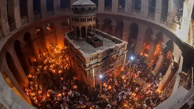 La tumba de Jesús es un recinto visitado durante esta temporada. Foto: AFP