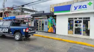 “Pensé que me iban a disparar": Asaltan con violencia farmacia en Playa del Carmen; cajera sufre crisis nerviosa