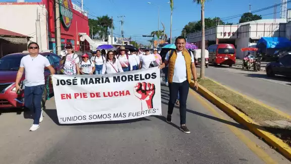 Padres de familia pidieron soluciones a loa maestros, ya que el paro afecta a los estudiantes