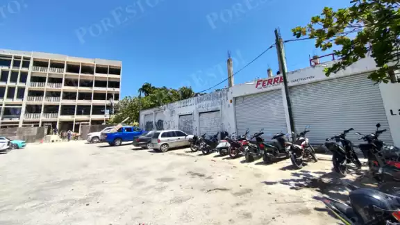 El grupo responsable de la obra en el predio contiguo se hará cargo del acondicionamiento y mejoramiento del lugar El grupo responsable de la obra en el predio contiguo se hará cargo del acondicionamiento y mejoramiento del lugar