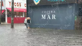 Cancún “bajo el agua": Fuertes lluvias inundan principales avenidas de la ciudad (VIDEO)