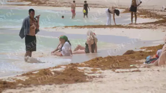 Varias familias aprovecharon a disfrutar de los arenales