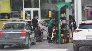 “Es increíble que no haya": Conductores exigen soluciones ante fallas en gasolineras de Cancún