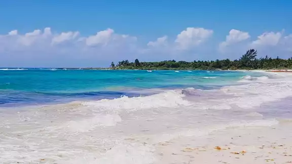La Playa Xpu-Há es conocida por sus aguas tranquilas La Playa Xpu-Há es conocida por sus aguas tranquilas
