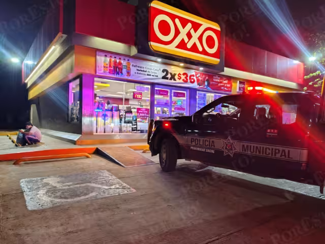 Los ladrones se llevaron dinero en efectivo como productos de la tienda