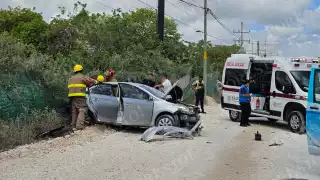Conductores protagonizan accidente en la carretera Cancún-Puerto; reportan lesionados