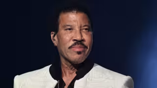 Lionel Richie hospitalizado: preocupa su estado de salud tras desvanecerse durante un concierto
