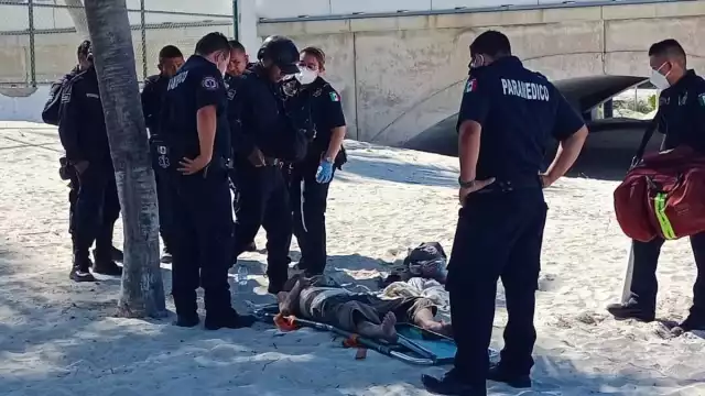 El hombre se encontraba tirado en la arena del malecón de Progreso