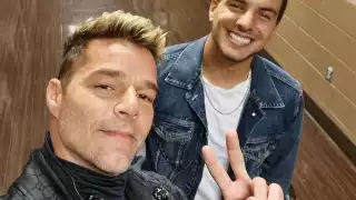 El hijo de Eugenio Derbez estuvo presente en el primer concierto de la gira de Ricky Martin y Enrique Iglesias